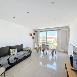  Appartement Tout Equipe Avec Terrasse A Cote Des Plages